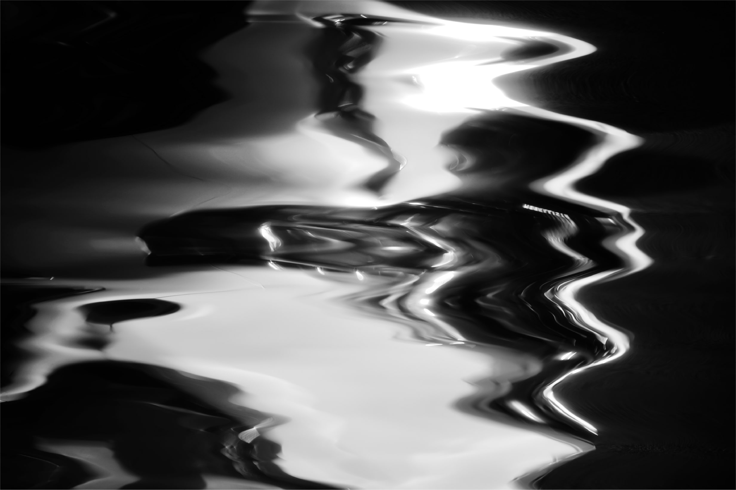 ヌルの鏡像－位相反射するアルファード